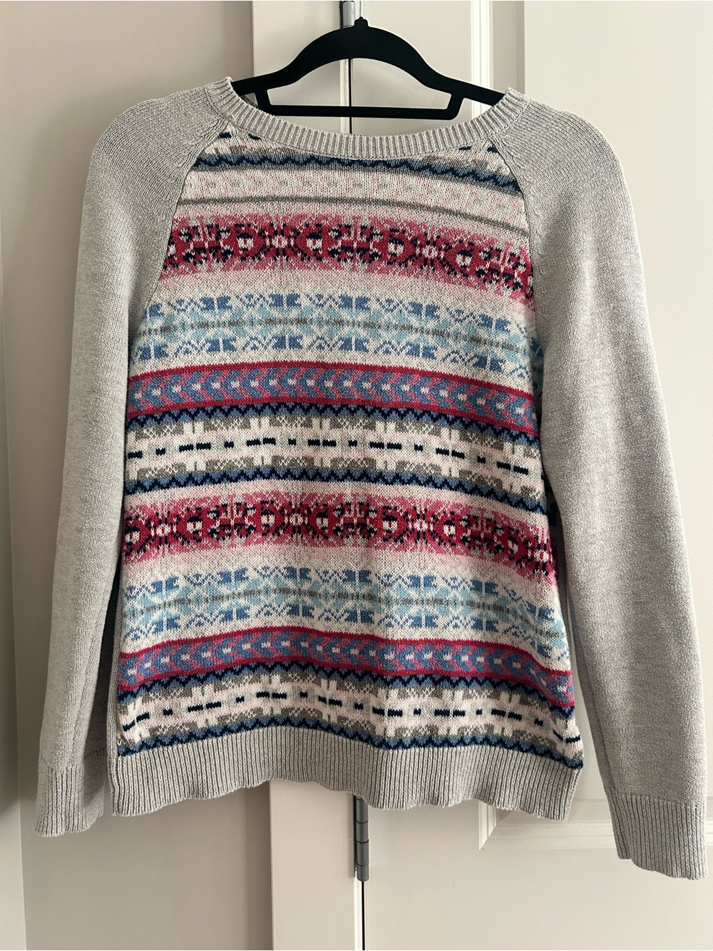 Chaps Light Gray Crewneck Sweater with Pink & Blue Fair Isle Panel